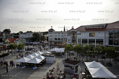 Sopot. Festiwal Artloop. Kwatera glowna festiwalu instalacja...