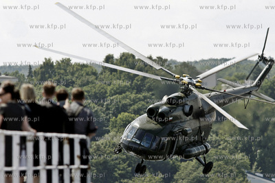 Gdynia. Swieto Morza. Pokaz dzialan antyterrorystycznych...