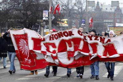 Dzien Pamieci Zolnierzy Wykletych. Nz. Przemarsz ulicami...