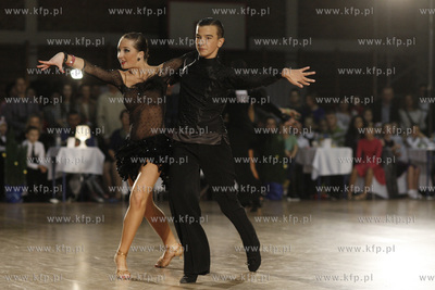 Gimnazjumnr 2 w Zukowie. Konkurs tanca towarzyskiego.
06.12.2014
fot....