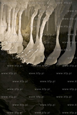 Oblodzone molo w Gdańsku Brzeźnie.
04.01.2016
fot....