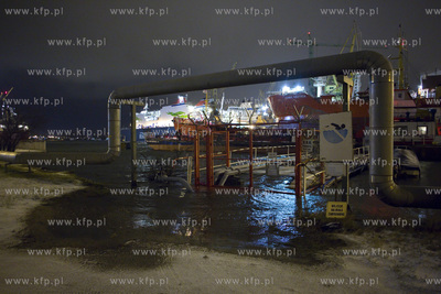 Zamknięta ul. Wiślna w gdańskiej Letnicy z powodu...