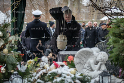 Gdańsk. Cmentarz Srebrzysko. Pogrzeb prof. Andrzeja...