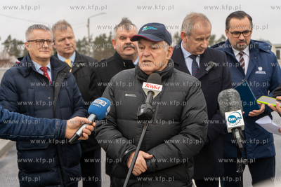 Oficjalne otwarcie wiaduktu w Niestępowie, który...