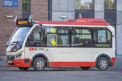 Linia 100 na Głównym i Starym Mieście obsługiwana...