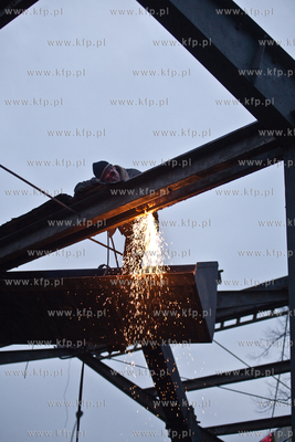 Kolejne budynki Stoczni Gdanskiej do wyburzenia .Tym...