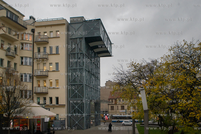 Gdynia. Infobox na Skwerze Stefana Żeromskiego. 17.11.2021...