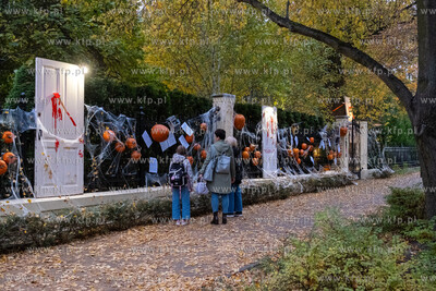 Gdańsk Wrzeszcz, ul. Jaśkowa Dolina. Nz. Halloweenowe...