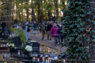 Dzień Wszystkich Świętych na Cmentarzu Srebrzysko....