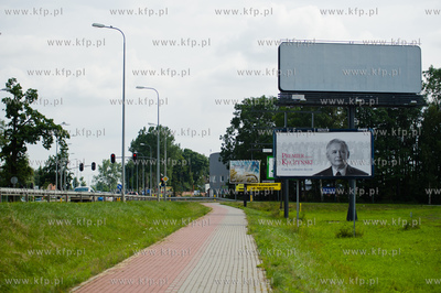 Przejazdowo. Droga krajowa nr 7. Bilblord wyborczy...