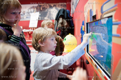 Otwarcie Biblioteki Manhattan w CH Manhattan.
10.03.2012
fot....