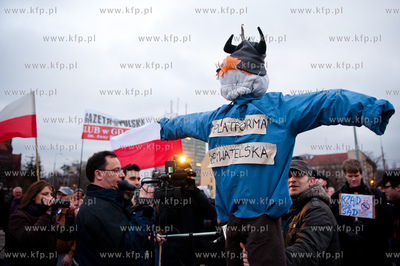 Gdansk. Dzien Gniewu. Manifestacja pod haslem 5 X NIE...