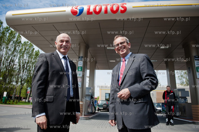 Gdansk. Nowo otwarta stacja benzynowa grupy Lotos....