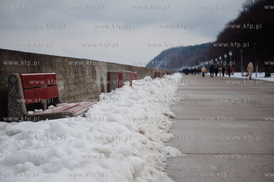 Gdynia. Niedzielne, wielkanocne popoludnie na bulwarze...