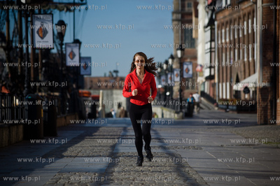 Gdansk. Dlugie Pobrzeze. Aktorka z Gdanska, mieszkajaca...