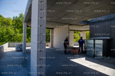 Gdynia. Uroczyste zawieszenie wiechy na nowo powstajacym...