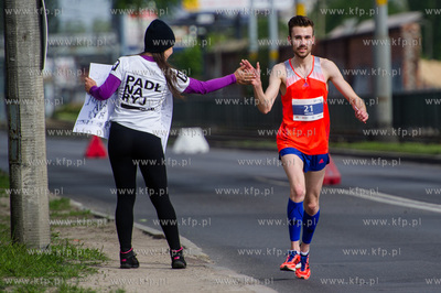 Zawodnicy na trasie I PZU Gdansk Maraton.
Nz Michal...