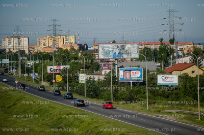 Gdańsk. Aleja Armii Krajowej. Reklamy wielko powierzchniowe...