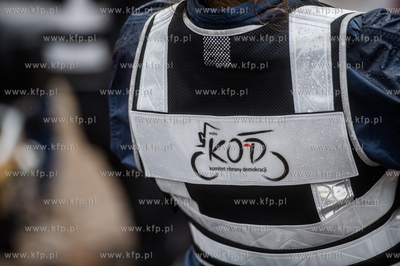 Gdańsk. Manifestacja Komitetu Obrony Demokracji pod...