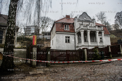 Gdynia. Kamienna Góra. Skutki wieczornego osunięcia...