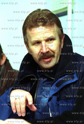 Czwarty dzien strajku w Stoczni Gdynia S.A. Na zdjeciu...