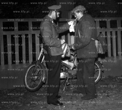 Od poczatku motoryzacji w Polsce milicja i policja...