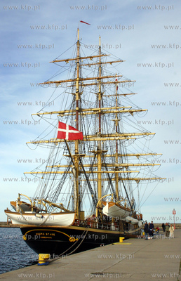 Wizyta zaglowca George Stage - najmniejszego pelnorejowca...