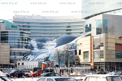 Zlote tarasy - kompleks wielofunkcyjny (biznesowo-handlowo-rozrywkowy)...