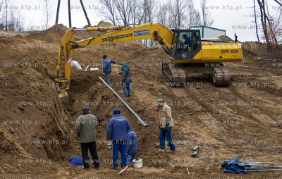 Budowa gazociagu Bytow - Slupsk. Nz. prace w okolicach...