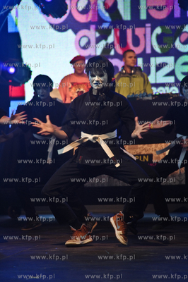 Gdansk. Plac Zebran Ludowych. Festiwal MTV Gdansk Dzwiga...