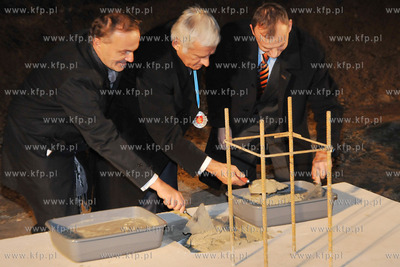 Uroczystos wmurowania kamienia wegielnego pod rozbudowe...