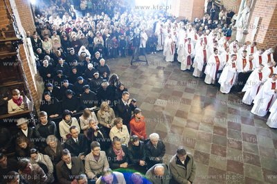 W Bazylice katedralnej w Pelplinie świecenia biskupie...