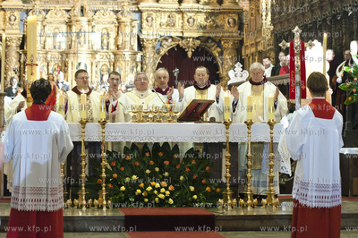 W Bazylice katedralnej w Pelplinie świecenia biskupie...