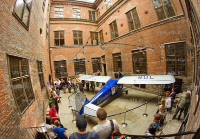 Oficjalna prezentacja RWD 13 na dziedzincu Ratusza...