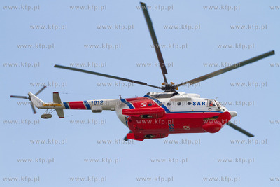 Gdynia ,akwen miedzy wejsciem poludniowym Portu Gdynia...