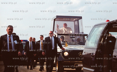 Papiez Jan Pawel II w Trojmiescie Na zdjeciu Ojciec...