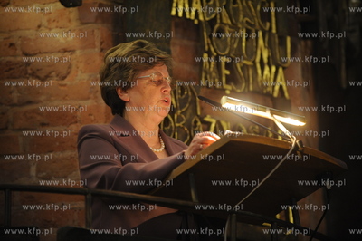 Ksiadz Jankowski idzie na emeryture. Z tej okazji w...