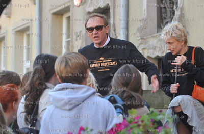 Gdansk. Dlugi Targ. Happening pt Aktorzy Przyjechali...