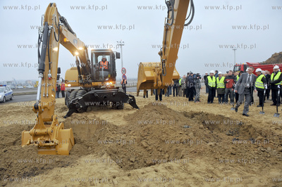 Oficjalne rozpoczecie budowy nowego terminalu, plyty...