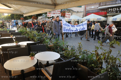 MOLO KSIAZKOWE od deski do deski. Akcja milosnikow...