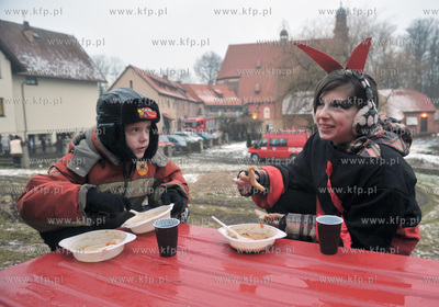 Orszak Trzech Kroli w Zukowie na Kaszubach. Po urocztosciach...