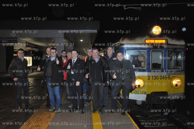 Pierwszy wyjazd kolejki SKM z przystanku Gdansk Srodmiescie...