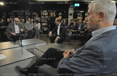 Arena Idei debata w bibliotece Europejskiego Centrum...