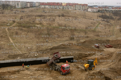 Gdańsk Chełm. Budowa domów na ul. Ptasiej widziana...