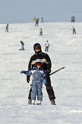 Stok narciarski w Trzepowie w okolicach Przywidza.
28.01.2012
fot....