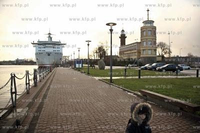 Gdansk Nowy Port. Prom Scandinavia plywajacy na trasie...
