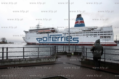 Prom Scandinavia wplywa do gdanskiego portu.
29.12.2013
fot....