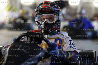 Fun Arena. Wyścig gwiazd. Na torze gokartów elektrycznych...