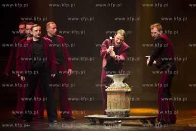 Włoska noc. Gala Sylwestrowo-noworoczna. Nz. chór.
31.12.2016
fot....