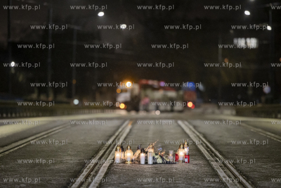 Most Siennicki.został zamknięty dla ruchu kołowego,...